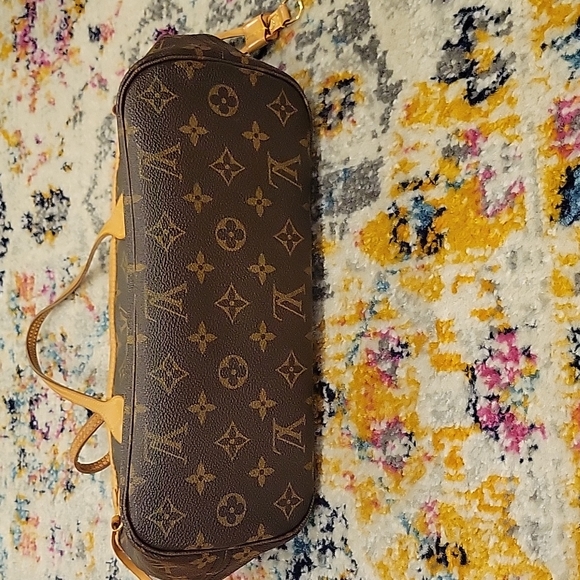 Louis Vuitton Monogram Neverfull PM - Picture 7 of 13